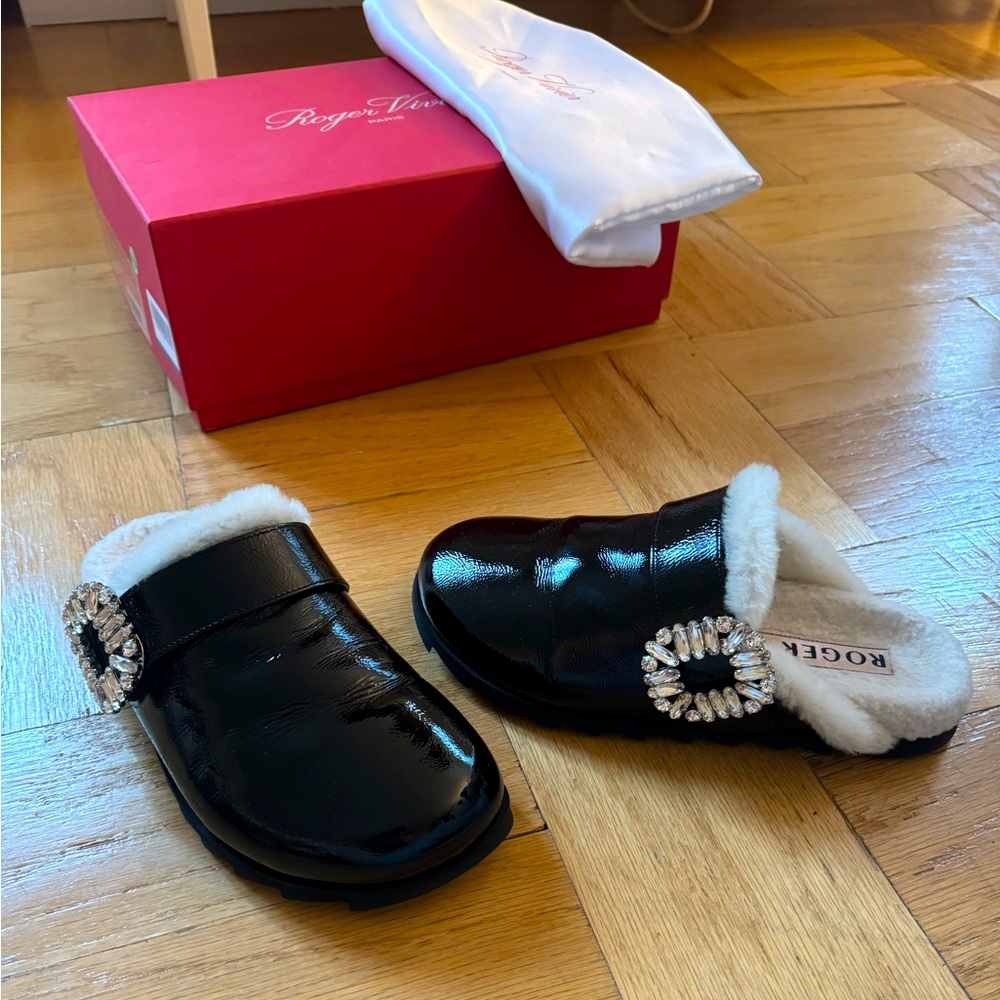 Roger vivier patent leather shearling mule